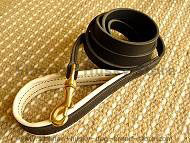 Leather dog leash with support material on the handle Leather dog leash with support material on the handle