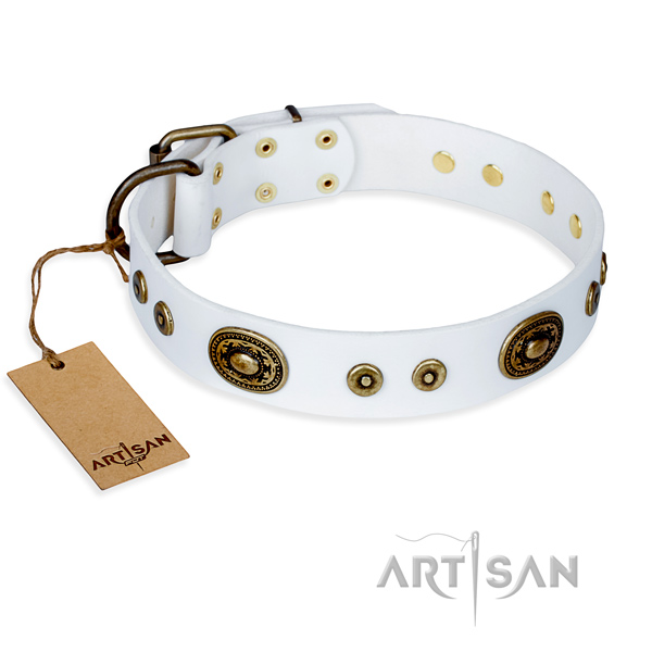 Full grain genuine leather dog collar made of top rate material with reliable buckle